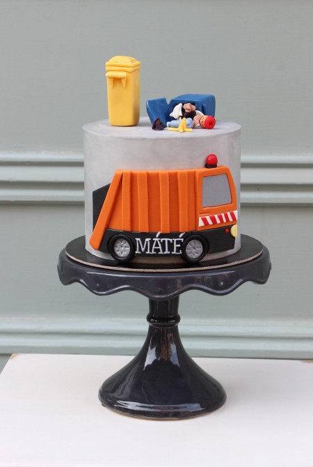 Hulladékszállító autós torta
